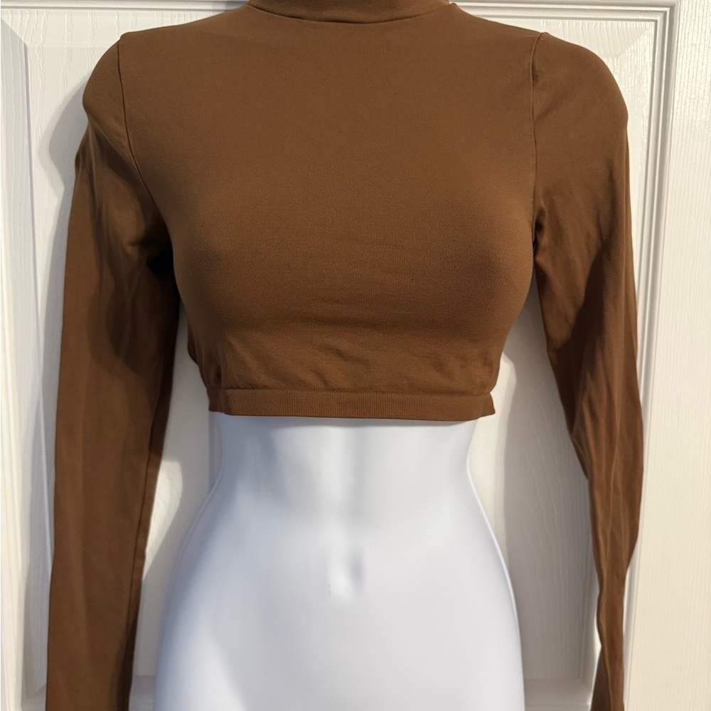 FREE PEOPLE Brown seamless super cropped Long Sleeve turtleneck - like new
